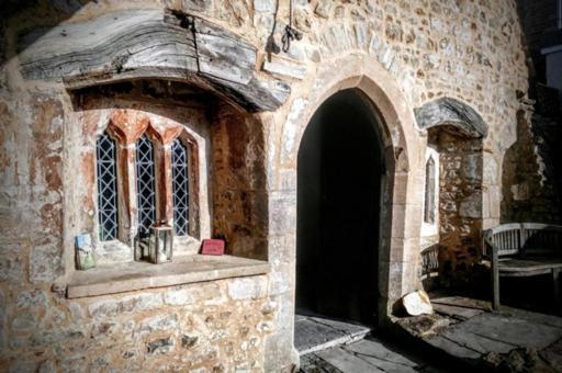 Homestay In The Heart Of Avalon Γκλάστονμπερι Εξωτερικό φωτογραφία
